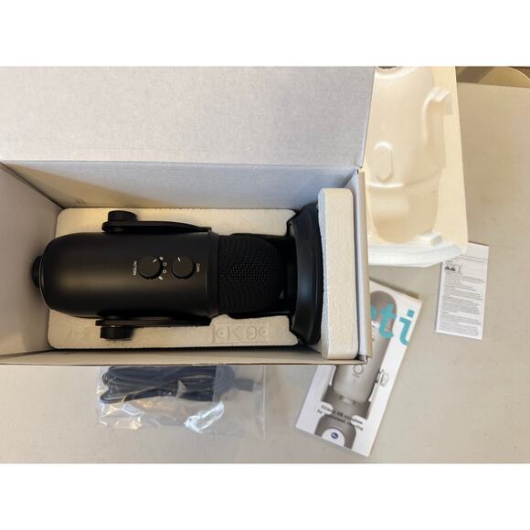 NEW Blue Yeti Blackout Microphone USB Game Streaming Mic Logitech Open Box - Picture 7 of 12